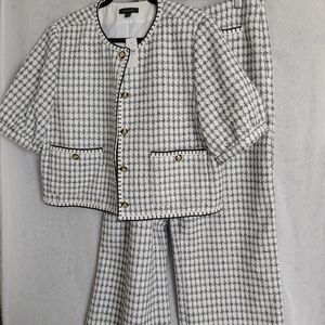 Stylish Pants Suit Set in Black and White